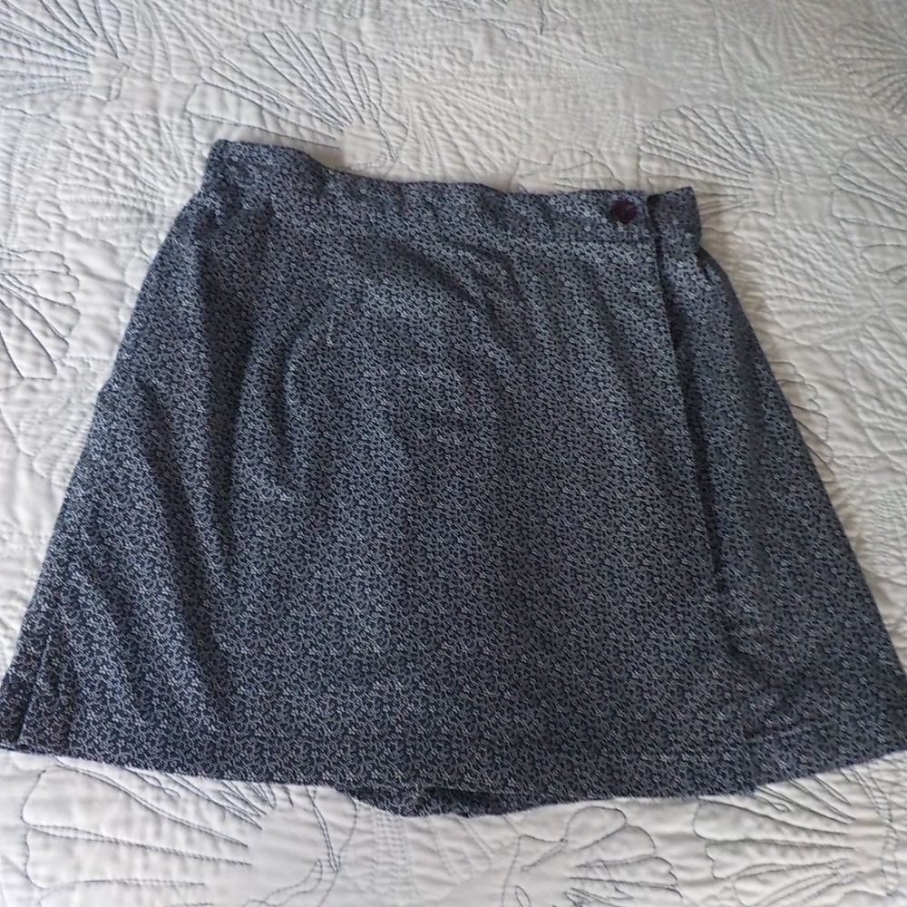 Navy Skort w/Tiny White Flowers